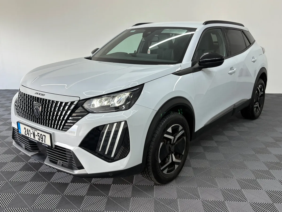 2024 Peugeot 2008 Allure 1.2 As new - Image 4