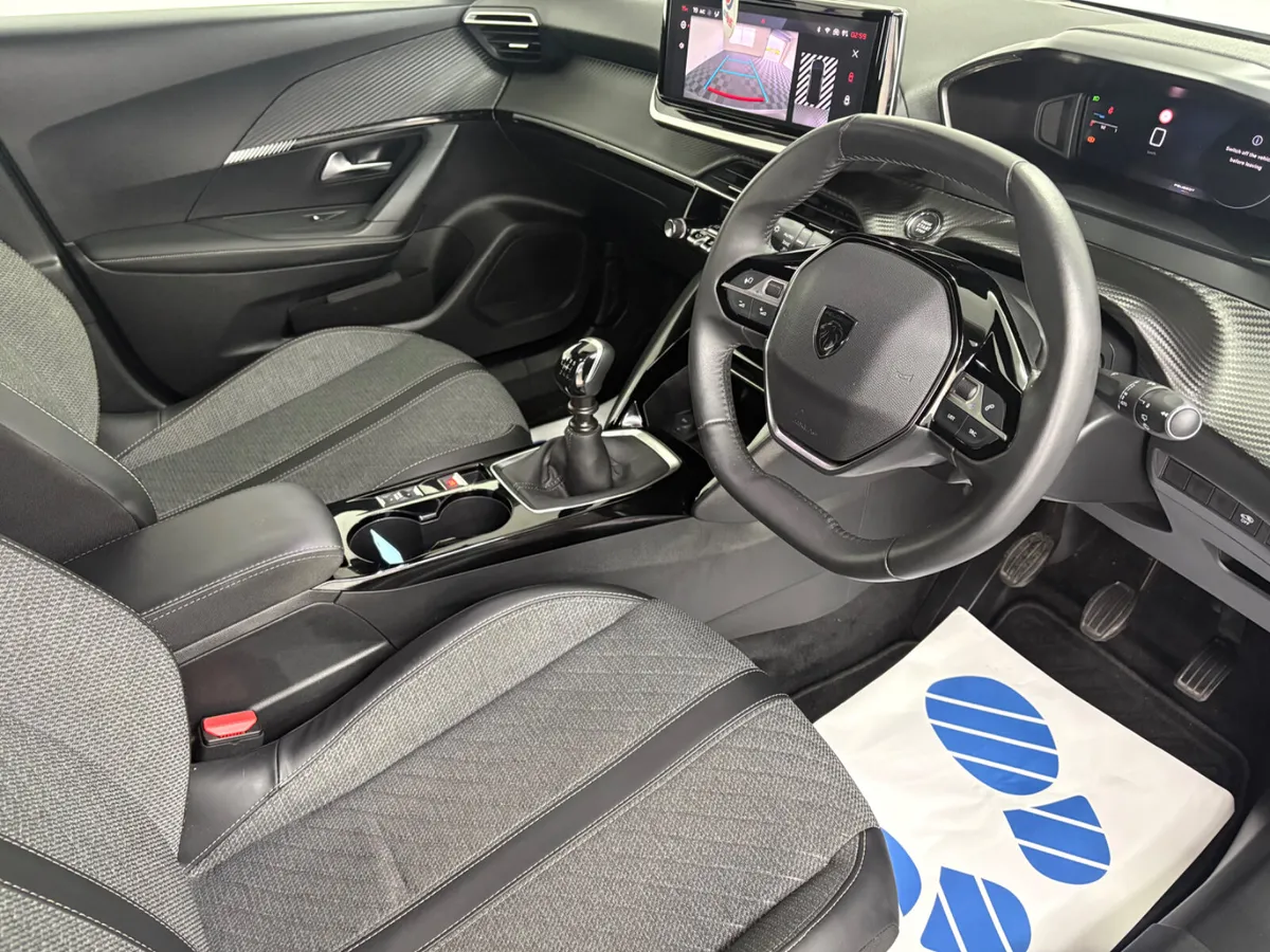 2024 Peugeot 2008 Allure 1.2 As new - Image 3
