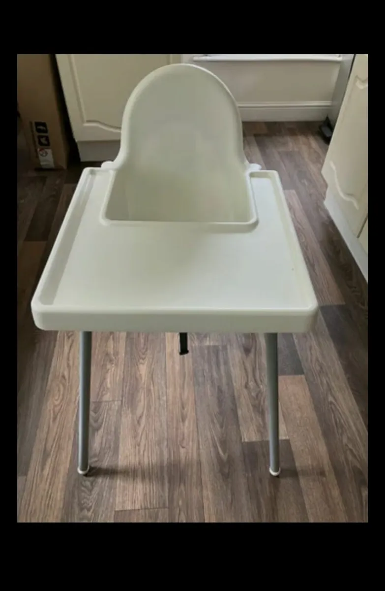 Baby high chair - Image 1