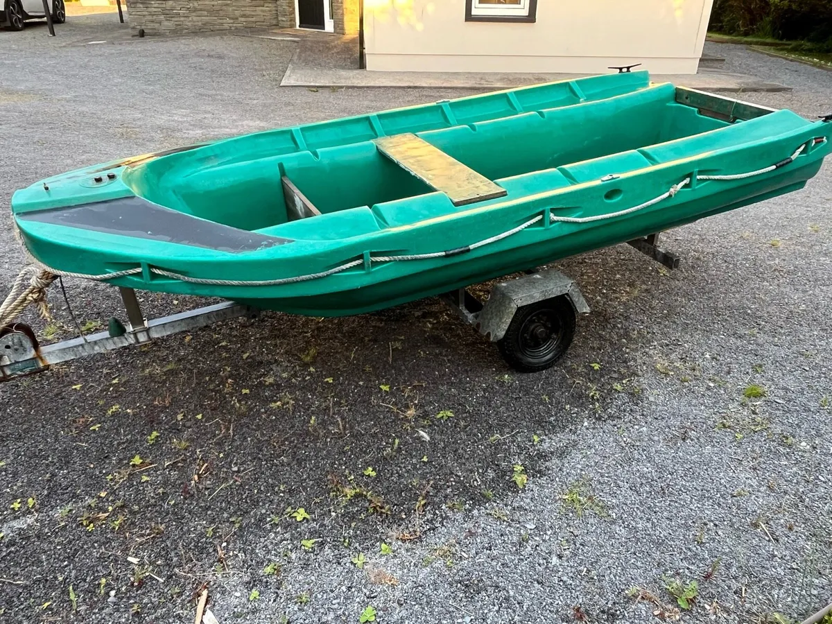 Secu 12 Poly boat 12ft with trailer and oars - Image 1