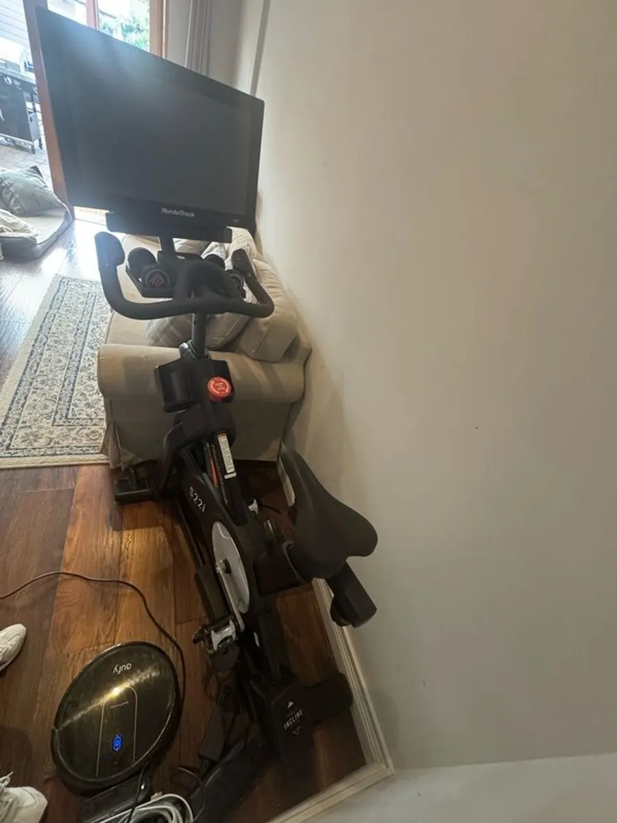 NordicTrack S22i Excellent Condition - Image 3