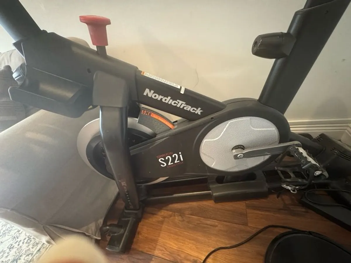 NordicTrack S22i Excellent Condition - Image 4