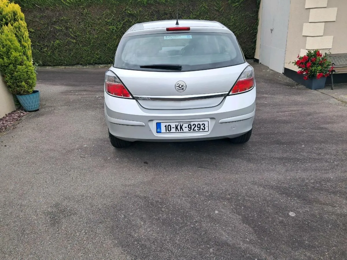 2010 astra 1.4 hatchback ...very low mileage - Image 4