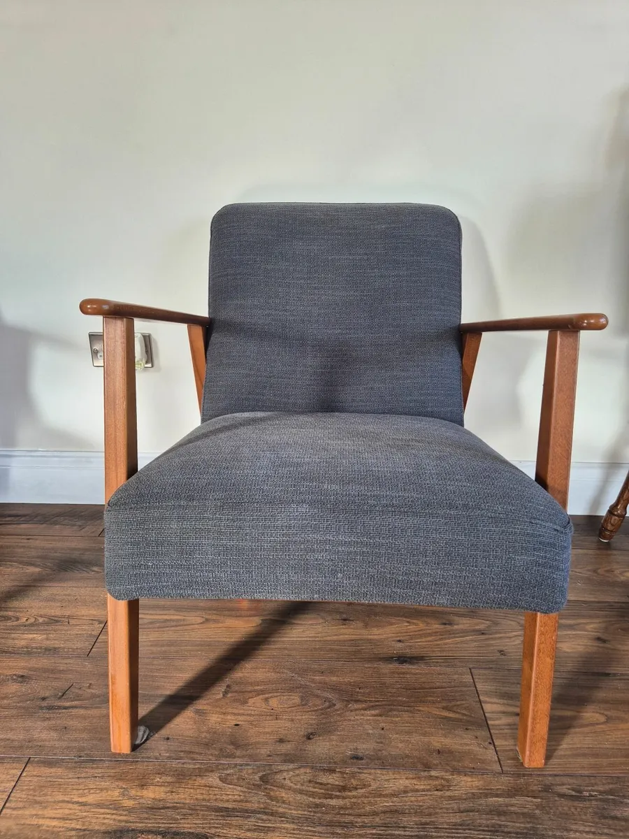 Arm chair - Image 1