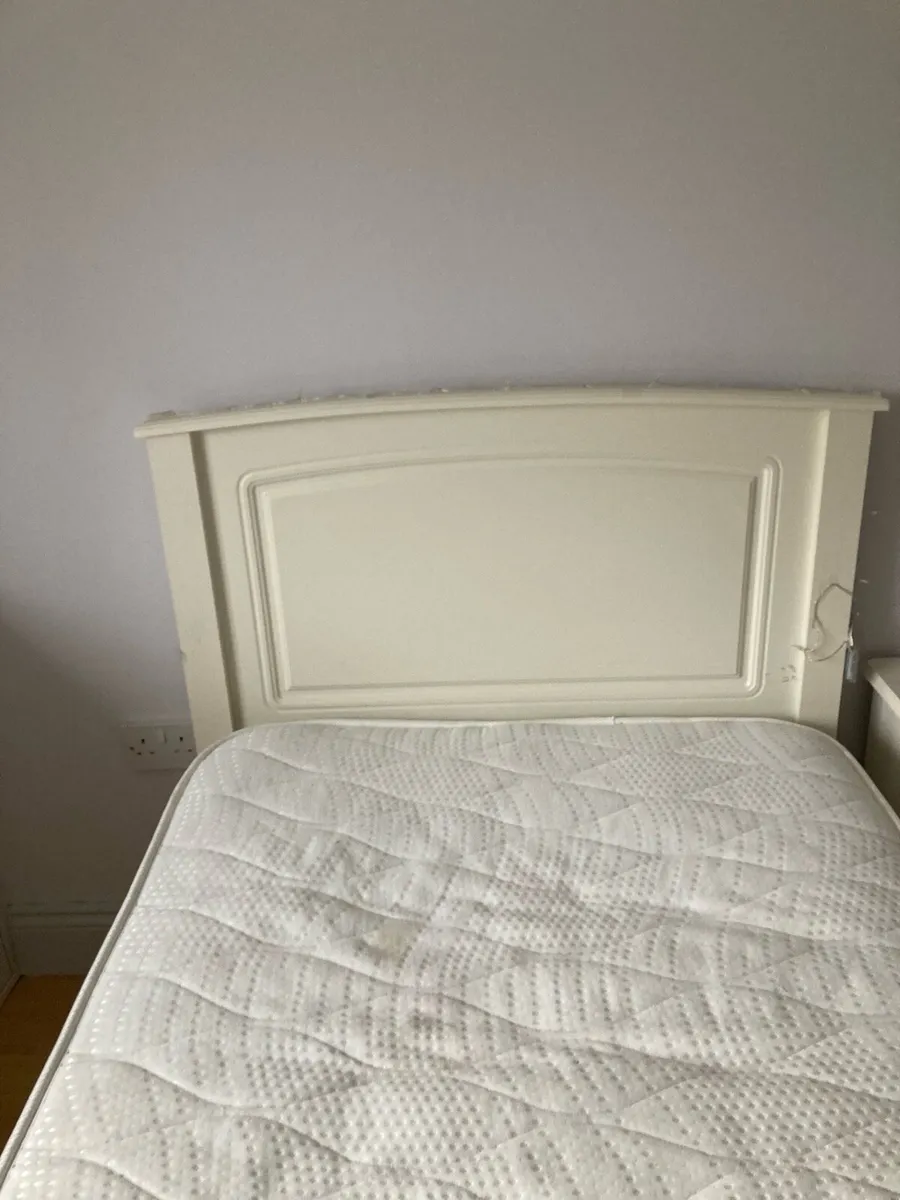 Single bed - Image 2