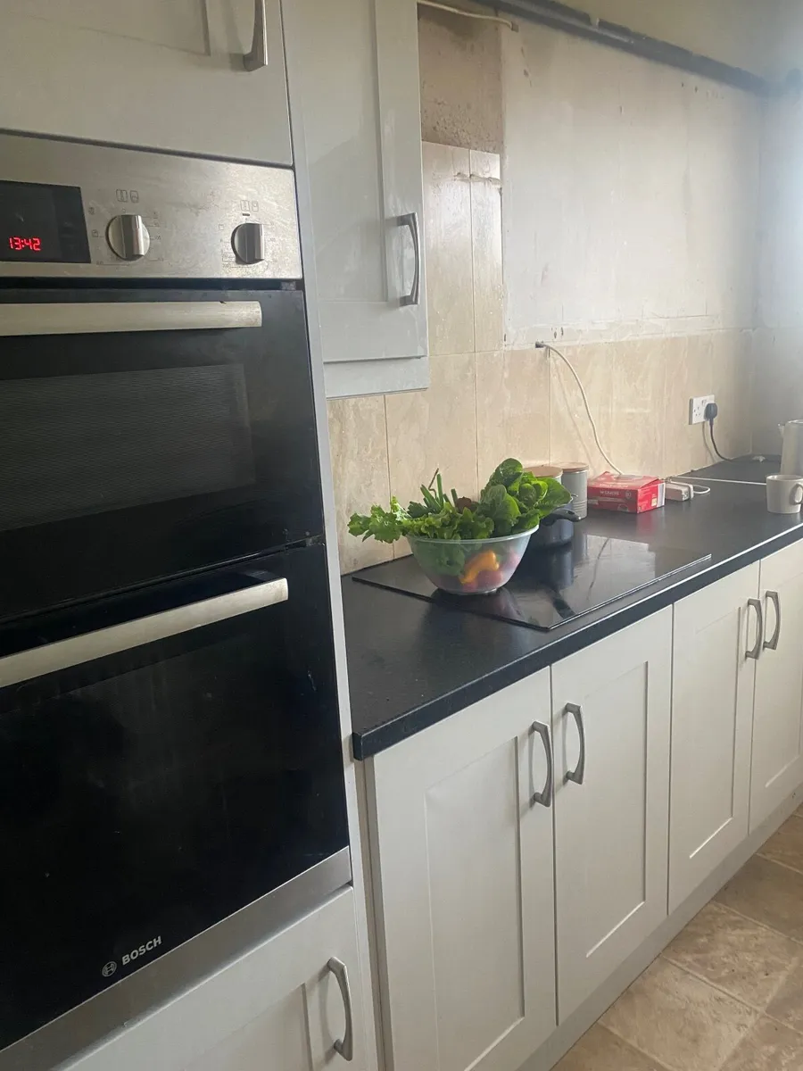 Kitchen Units - Image 1