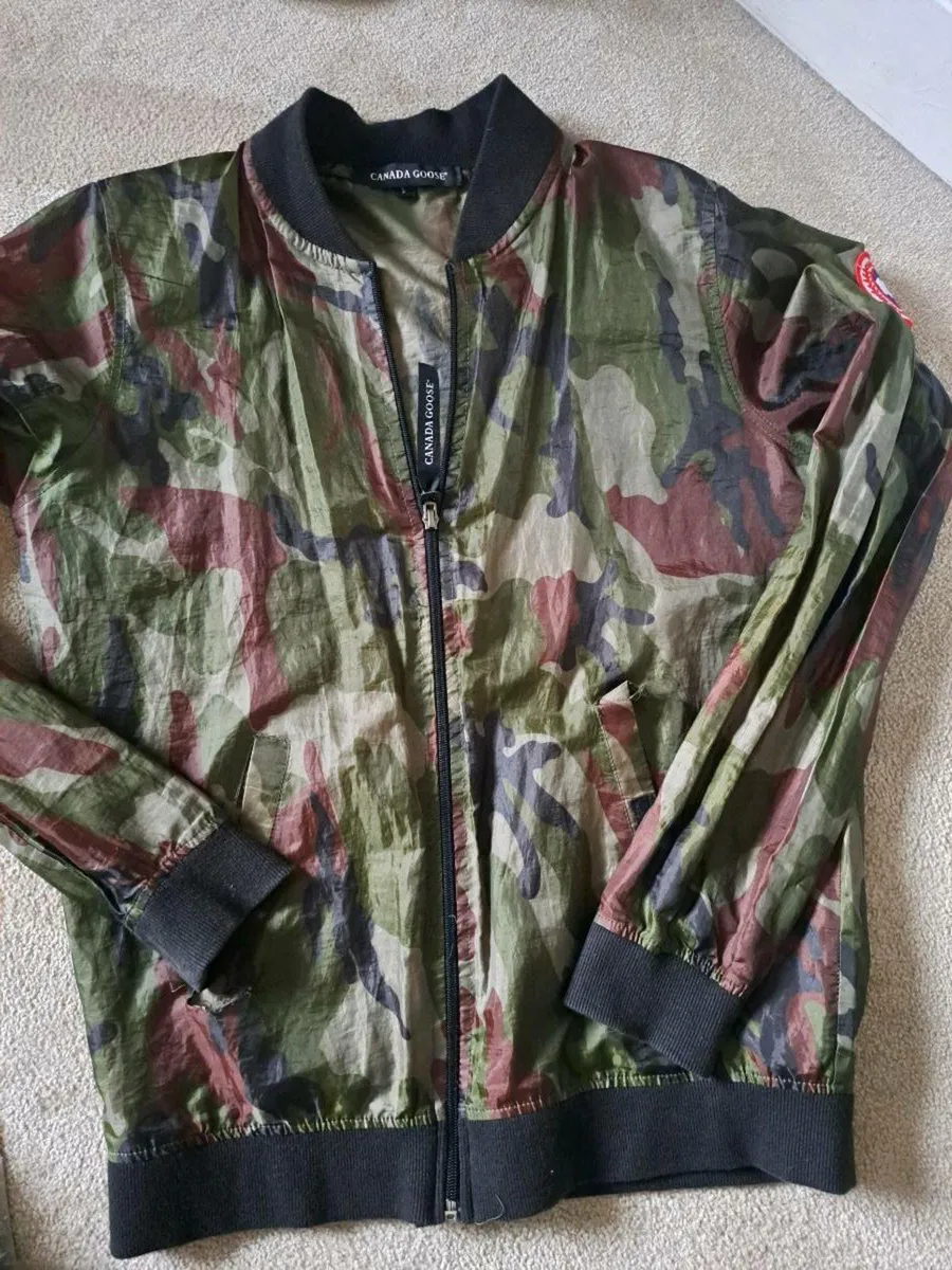 Canada Goose Camouflage Rain jacket s 10 11 - Image 1