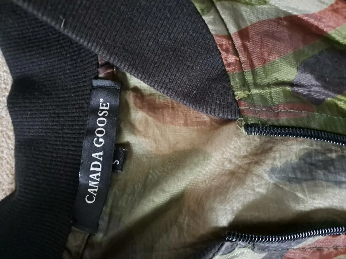 Canada Goose Camouflage Rain jacket s 10 11 - Image 3