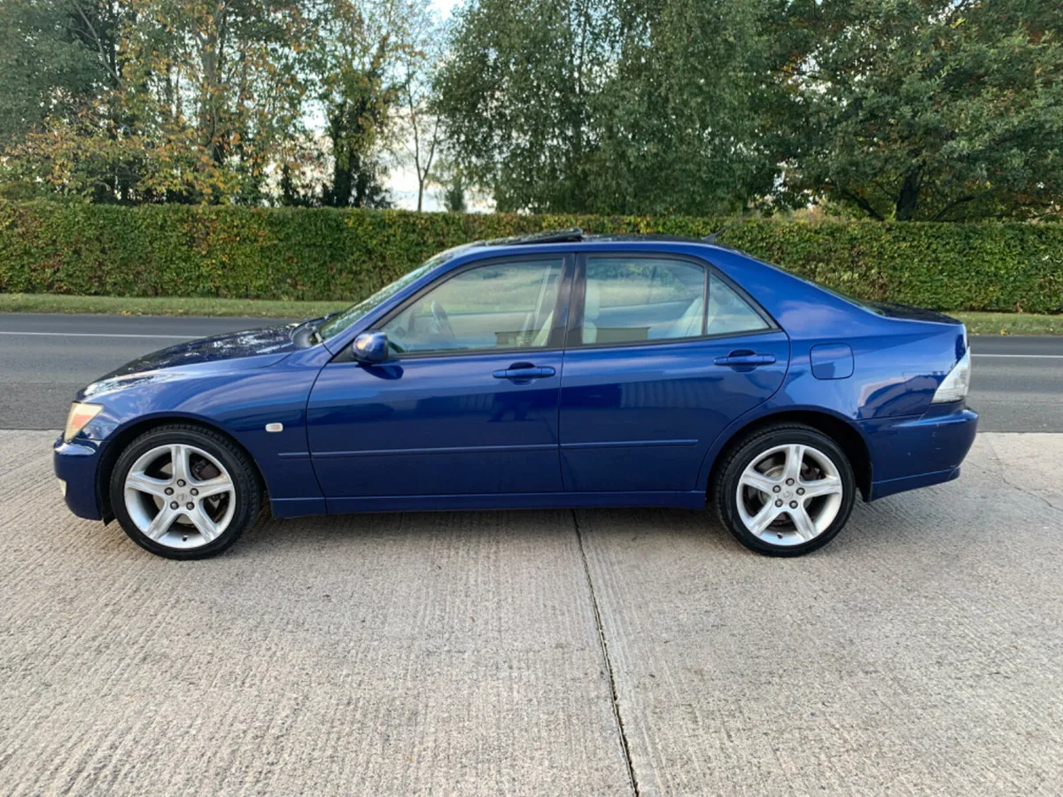 2003 LEXUS IS200 SE | SUNROOF - Image 2