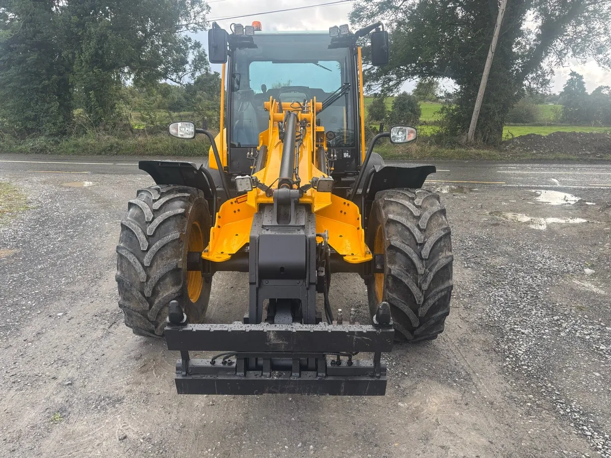 JCB 320s - Image 4