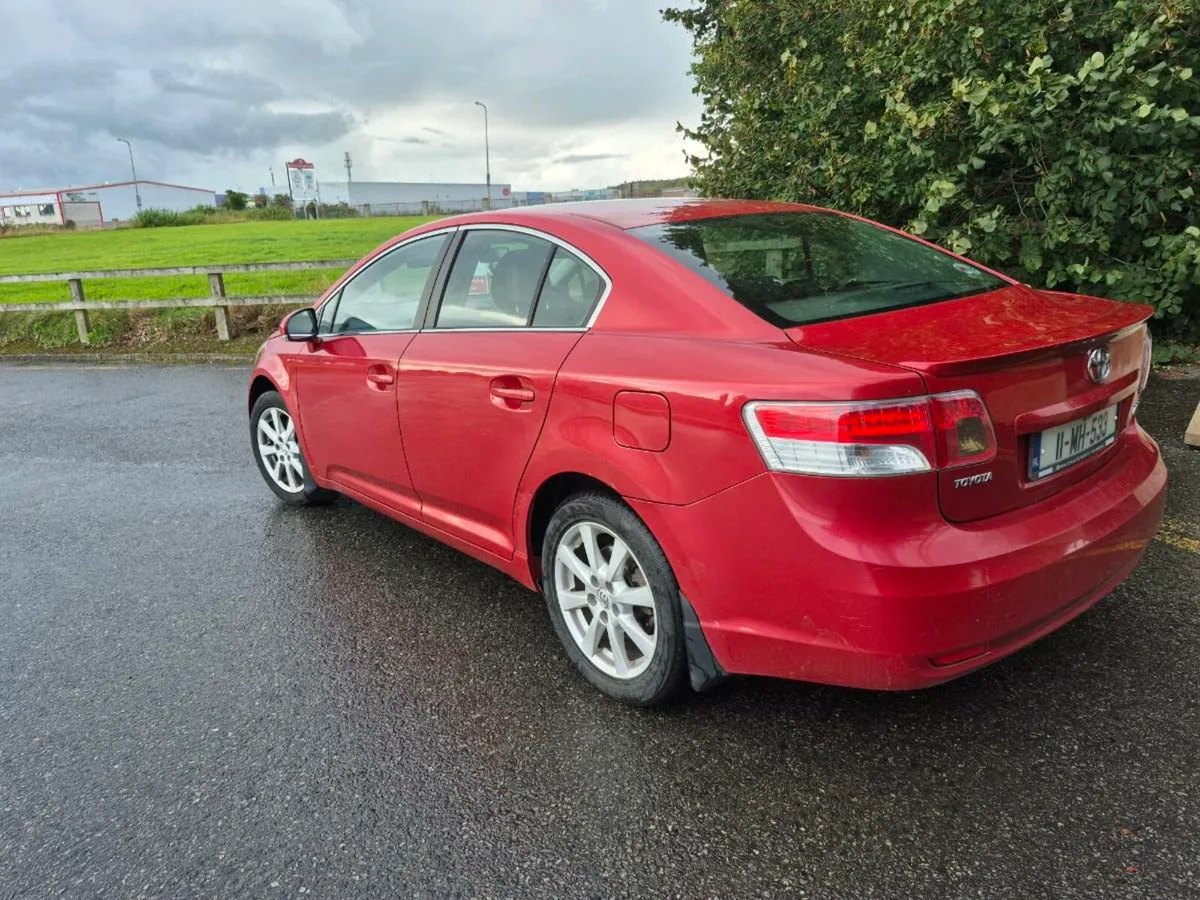 Toyota avensis 2011 - Image 3