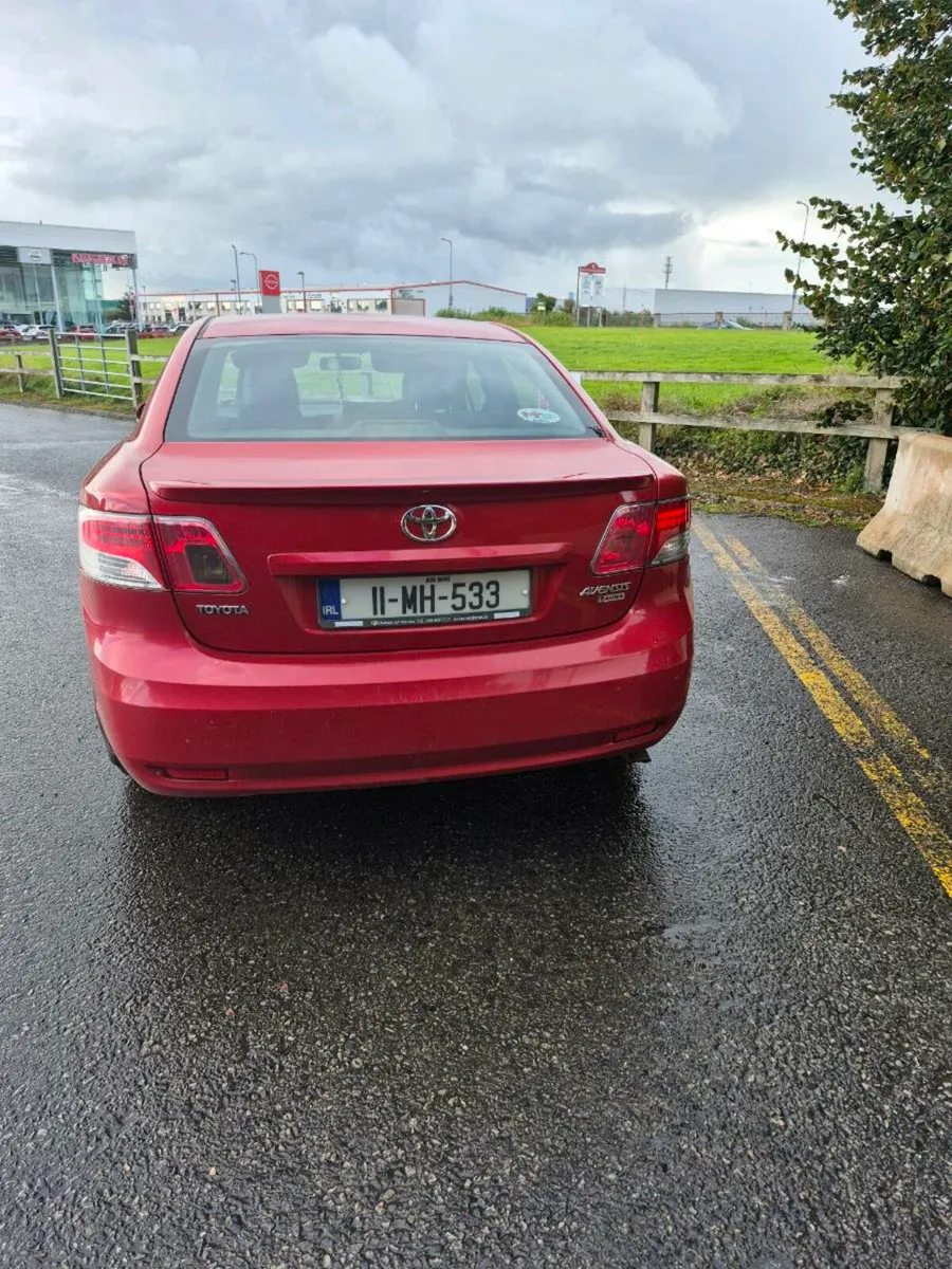 Toyota avensis 2011 - Image 4