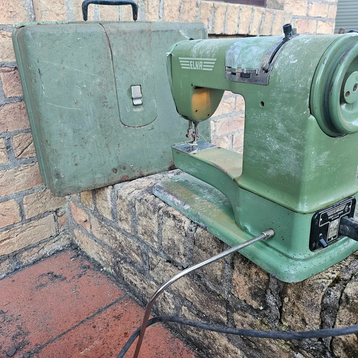 Antique Sewing machine - Image 3