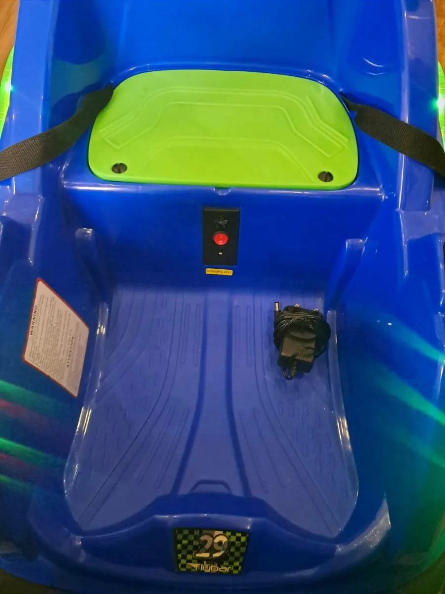 Flybar  Racer 6V Blue Bumper Car - Image 4