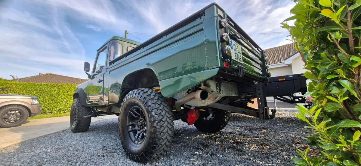 LandRover Defender 110 HiCap TD5 (Galvanised) - Image 2