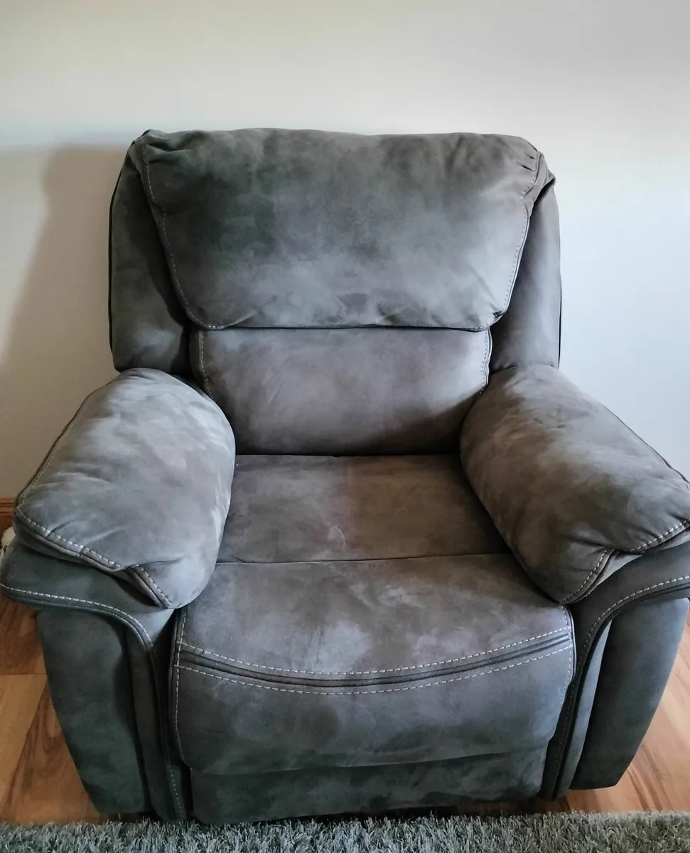 3 piece grey recliner suite - Image 3