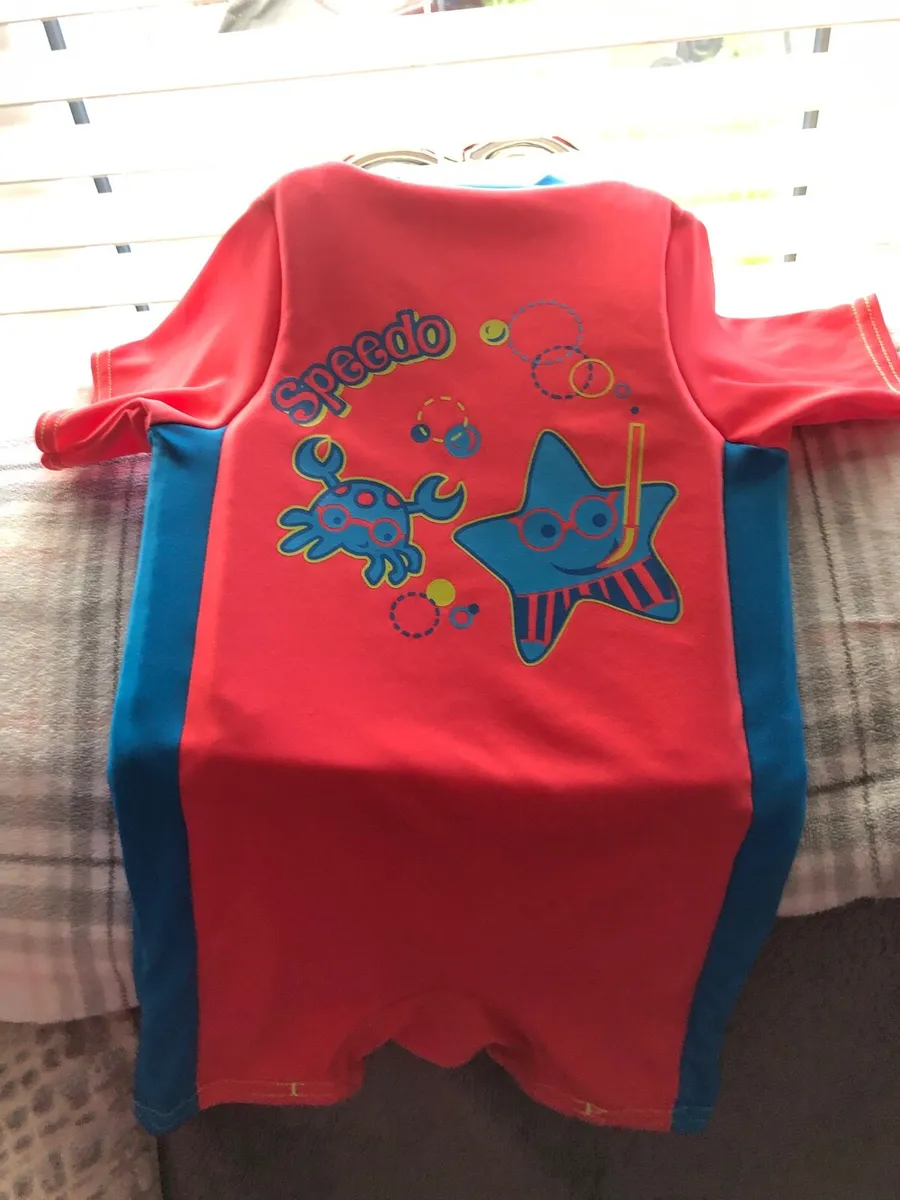 Girls Speedo  life jacket suit age 2/3 €10 - Image 2