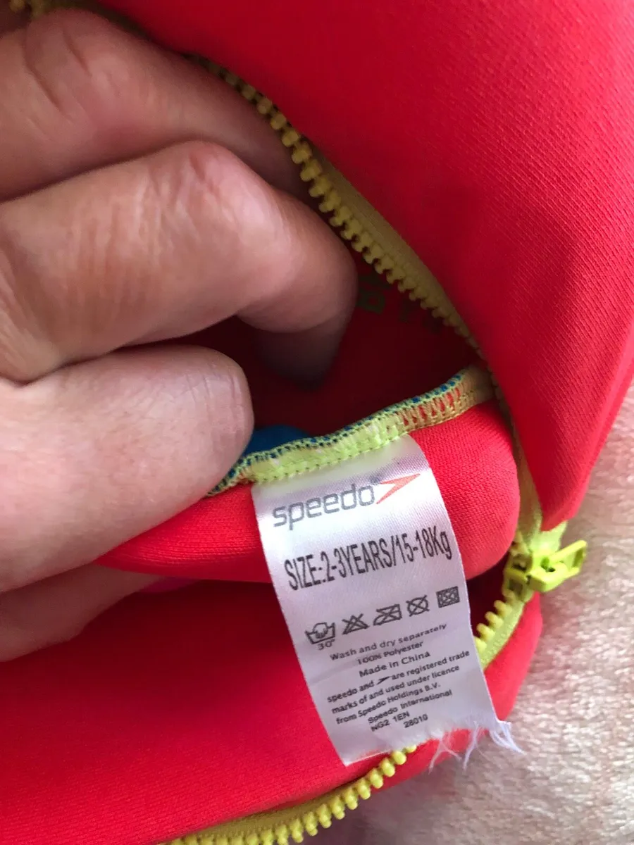 Girls Speedo  life jacket suit age 2/3 €10 - Image 3