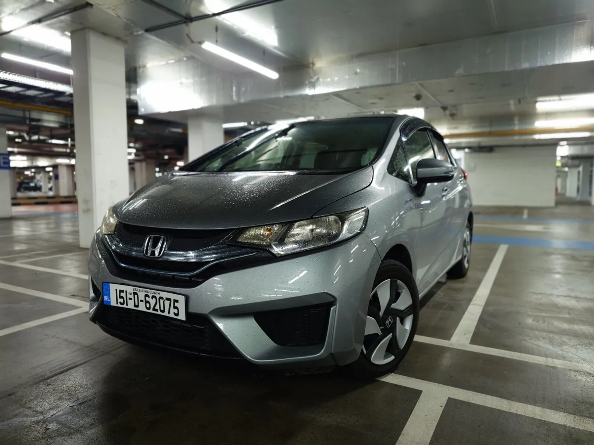 Honda Fit 2015 - Image 2