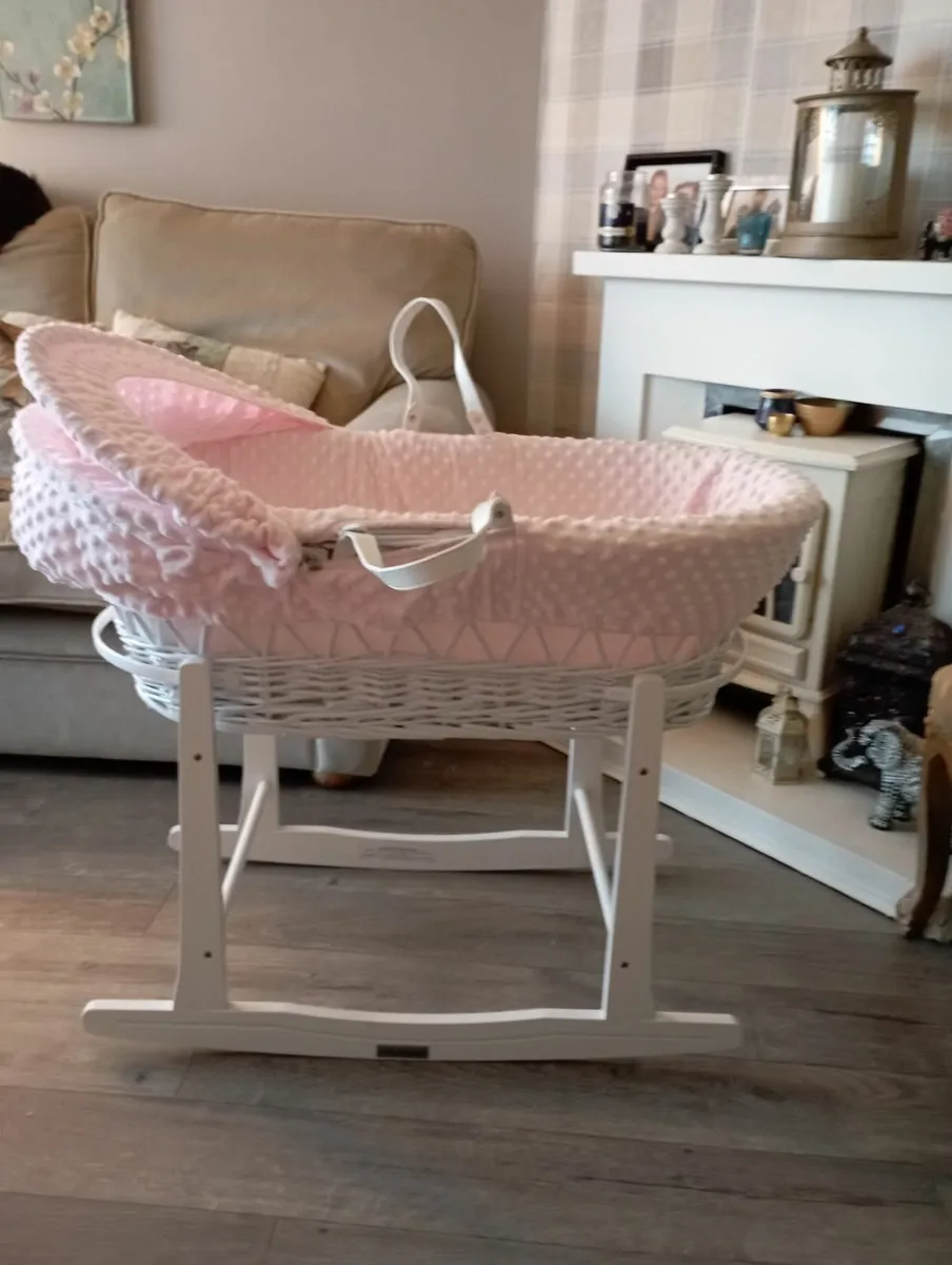 Moses basket and stand - Image 1