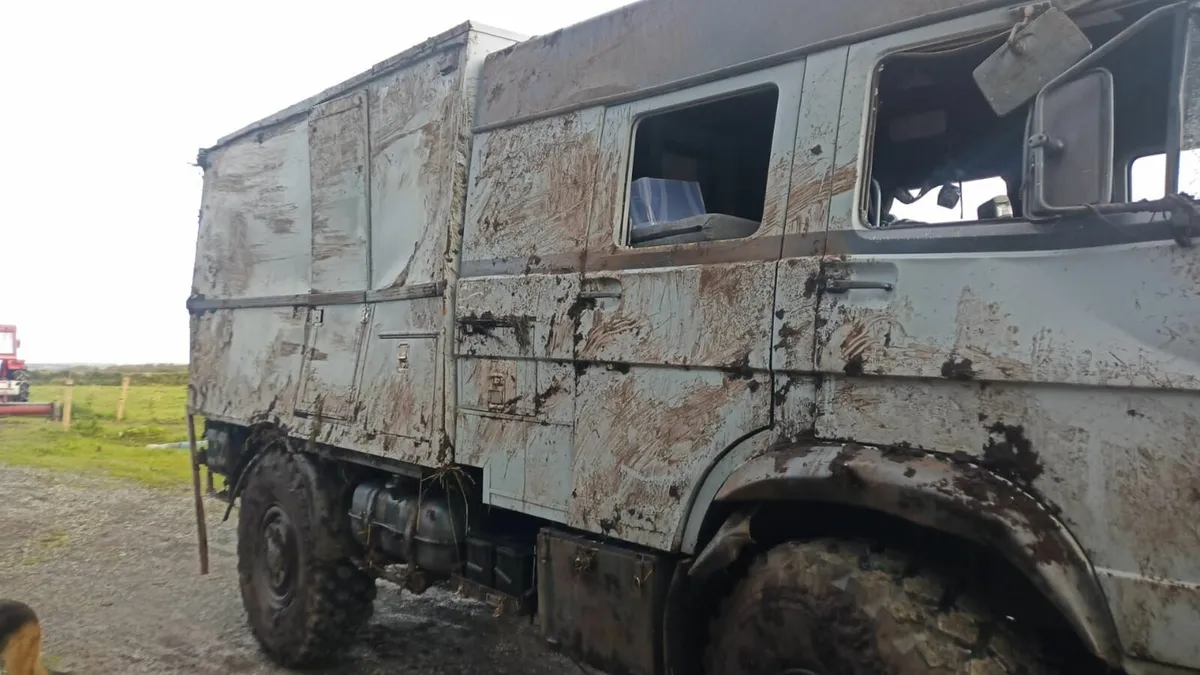 Camper HGV 4x4 (GER) - damaged vehicle - Image 3