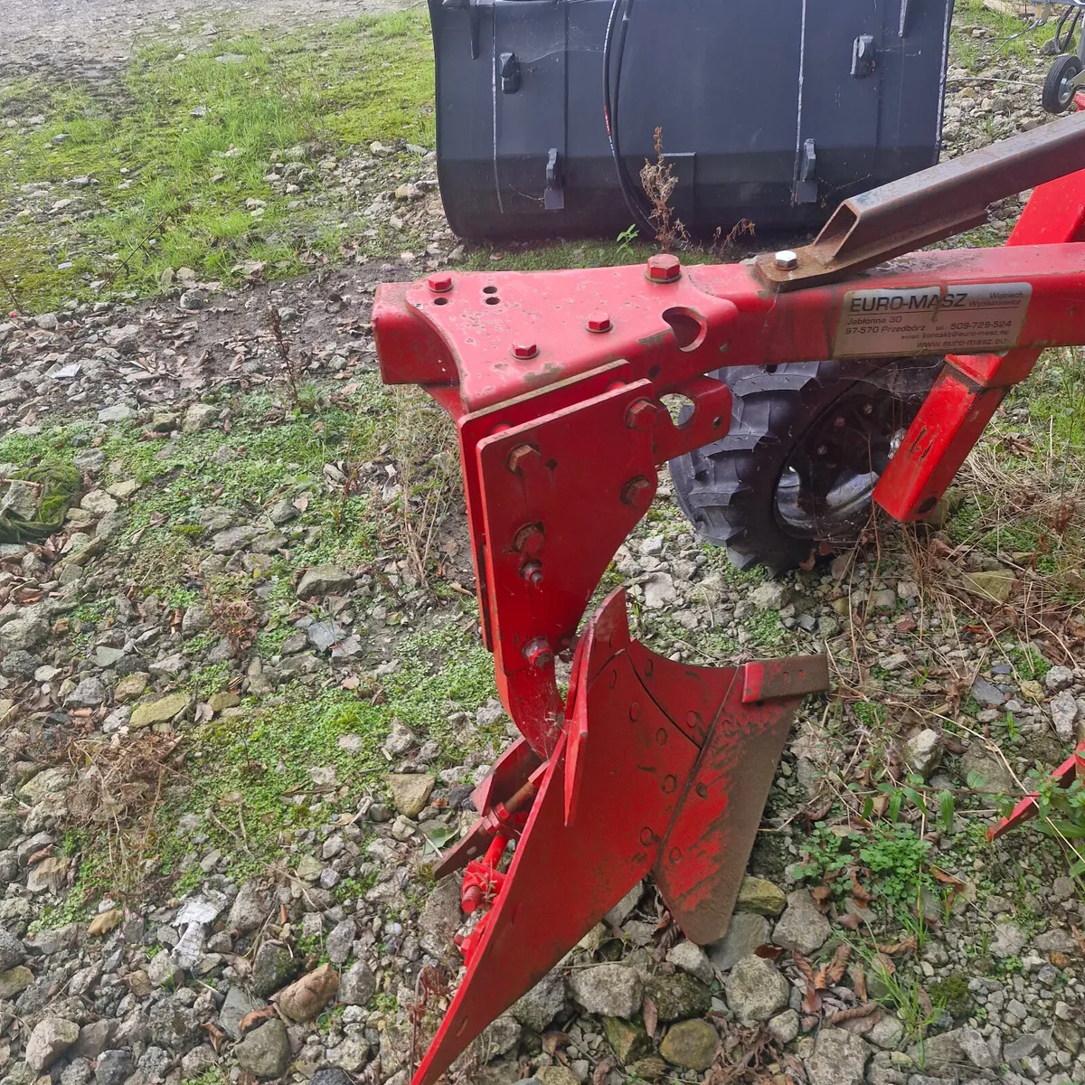 3 furrow  Ploughs - Image 4