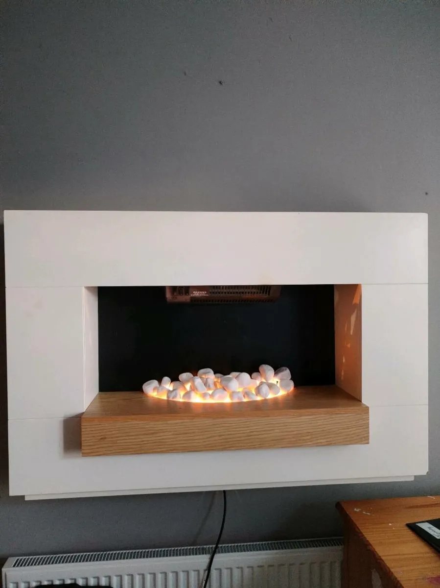 Electric fireplace - Image 2