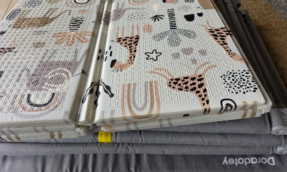 Play pen - Image 2