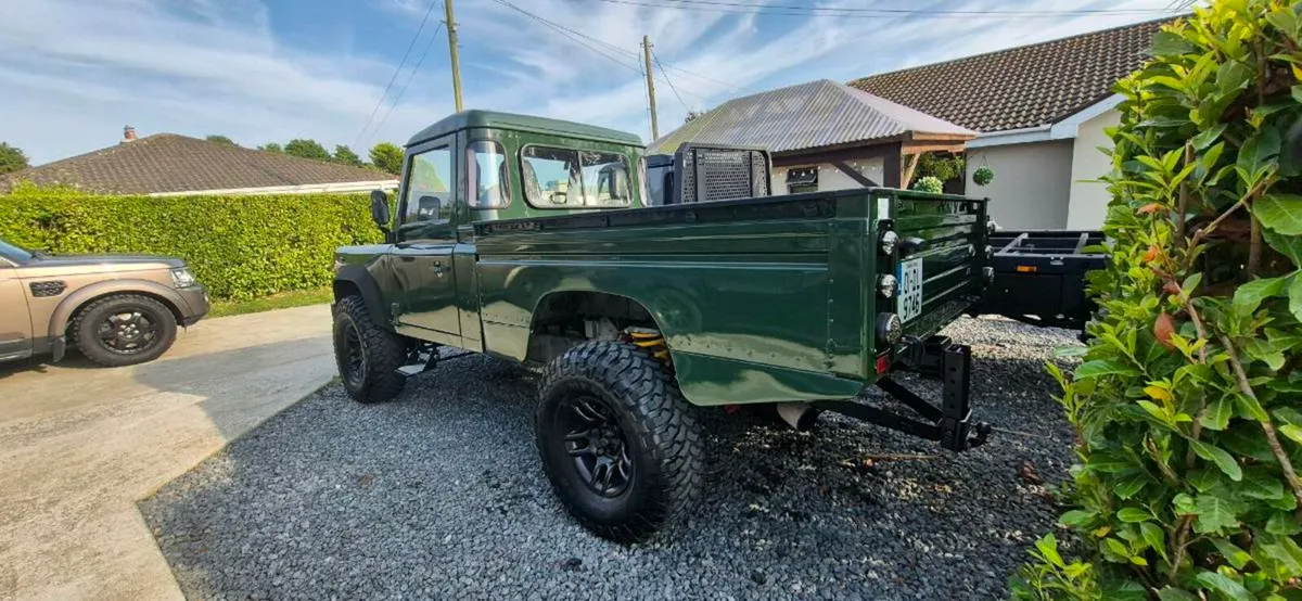 LandRover Defender 110 HiCap TD5 (Galvanised) - Image 4