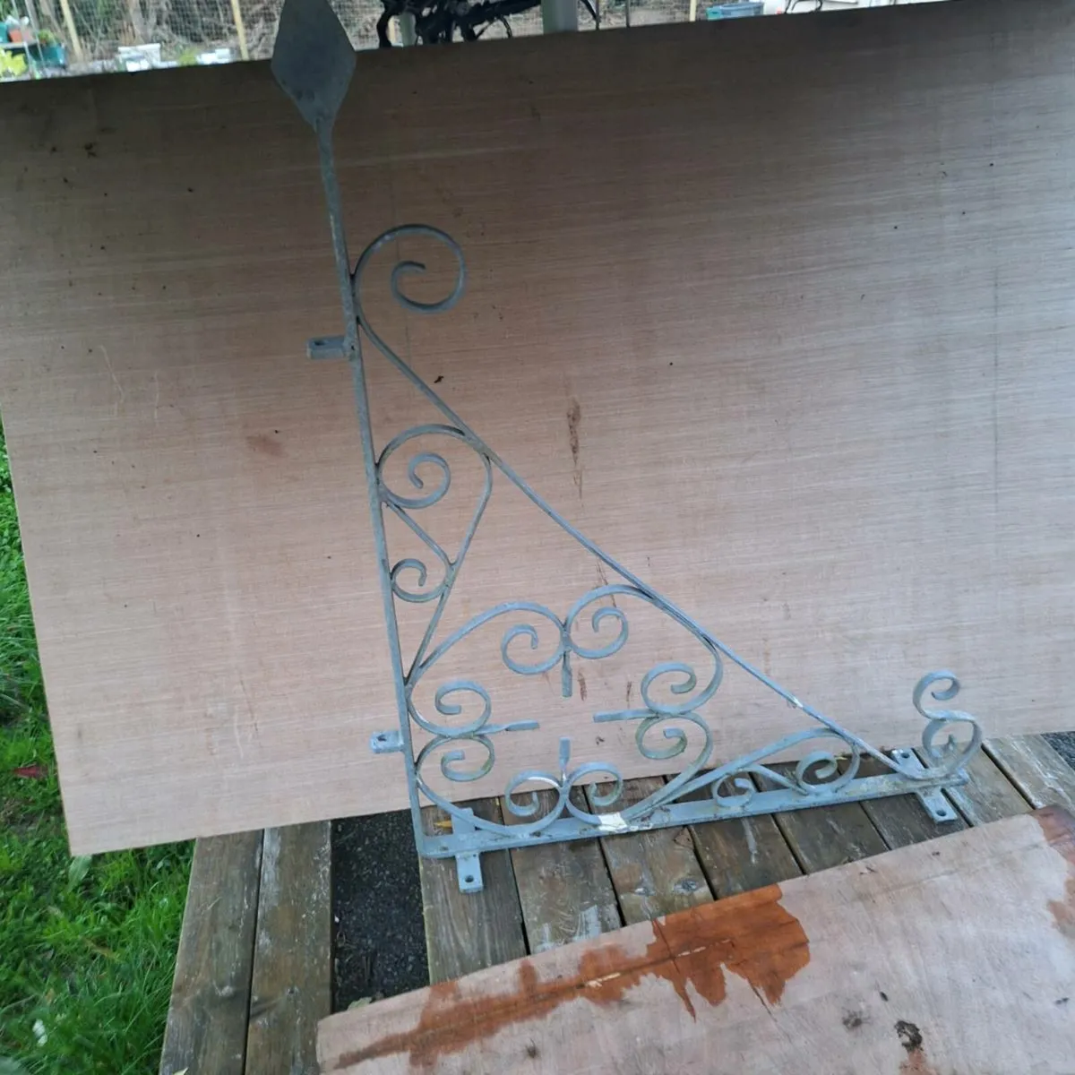 Sign hanger