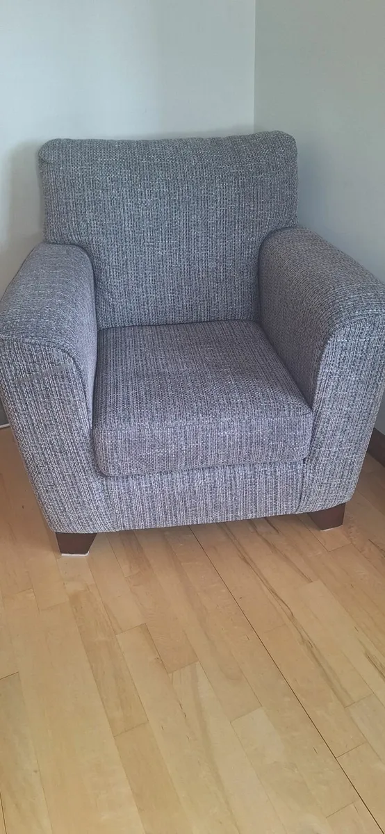 3 seater sofa, 2 armchairs & ottoman - Image 4