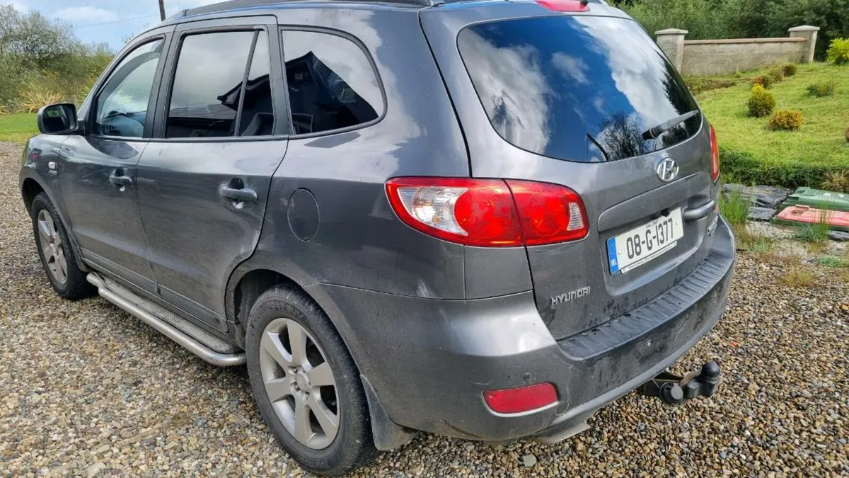 Hyundai Santa Fe - Image 2