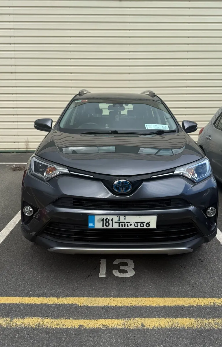 Toyota Rav 4 Hybrid - Image 2
