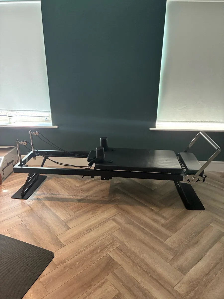 Reformer Pilates machine - Image 1