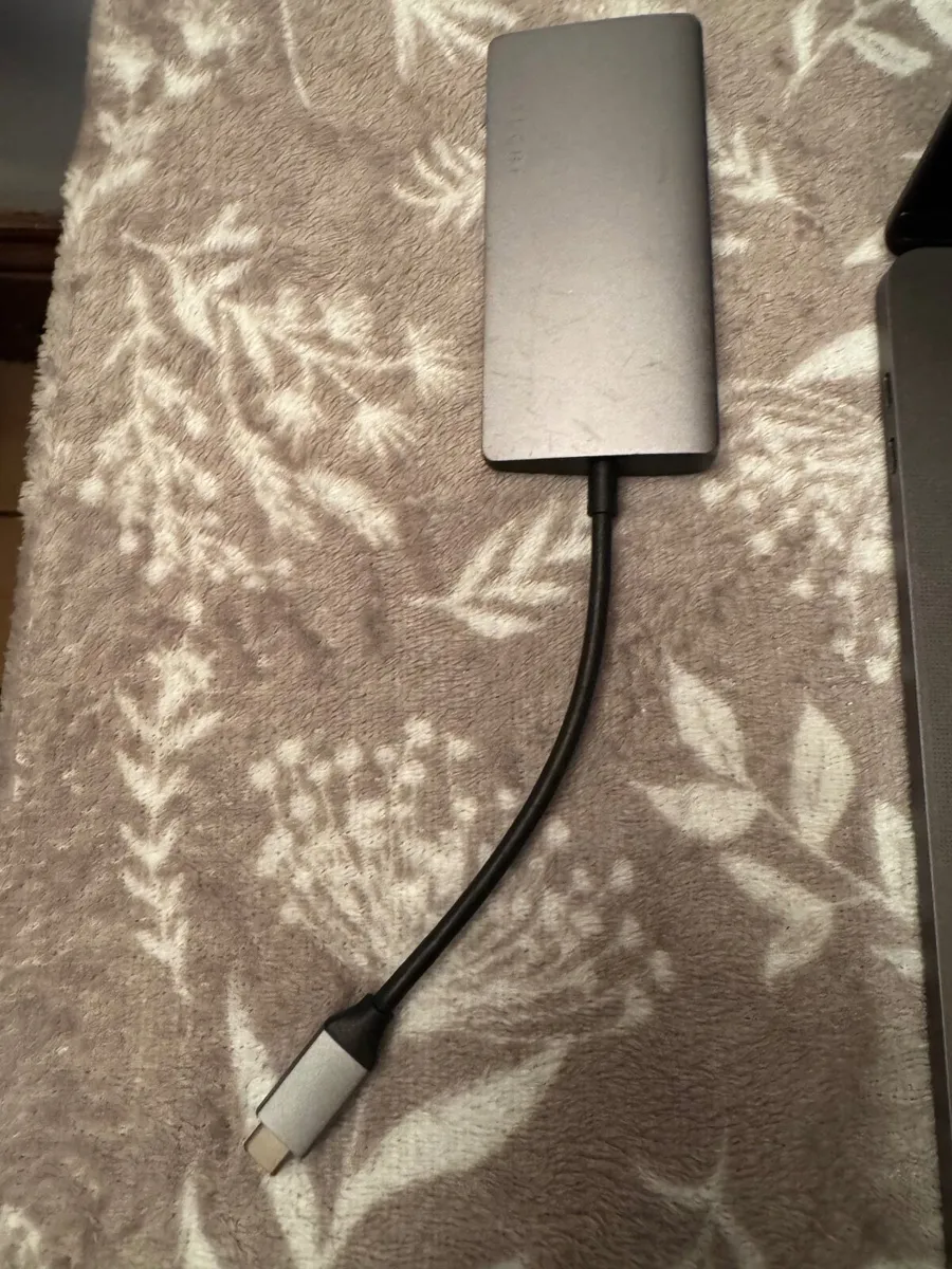 Apple MacBook Pro 15” (2018) – Barely Used + Extra - Image 2