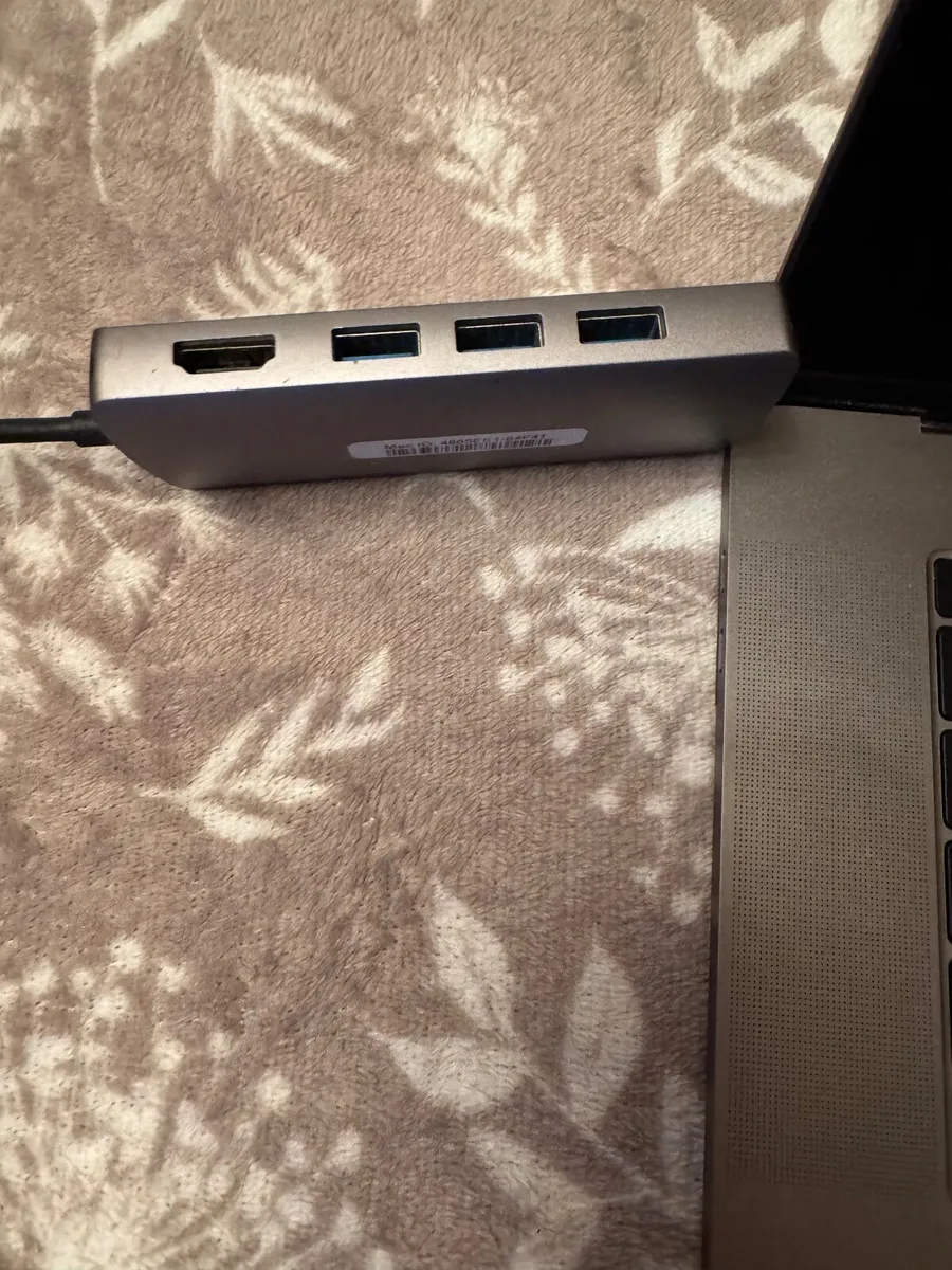 Apple MacBook Pro 15” (2018) – Barely Used + Extra - Image 4