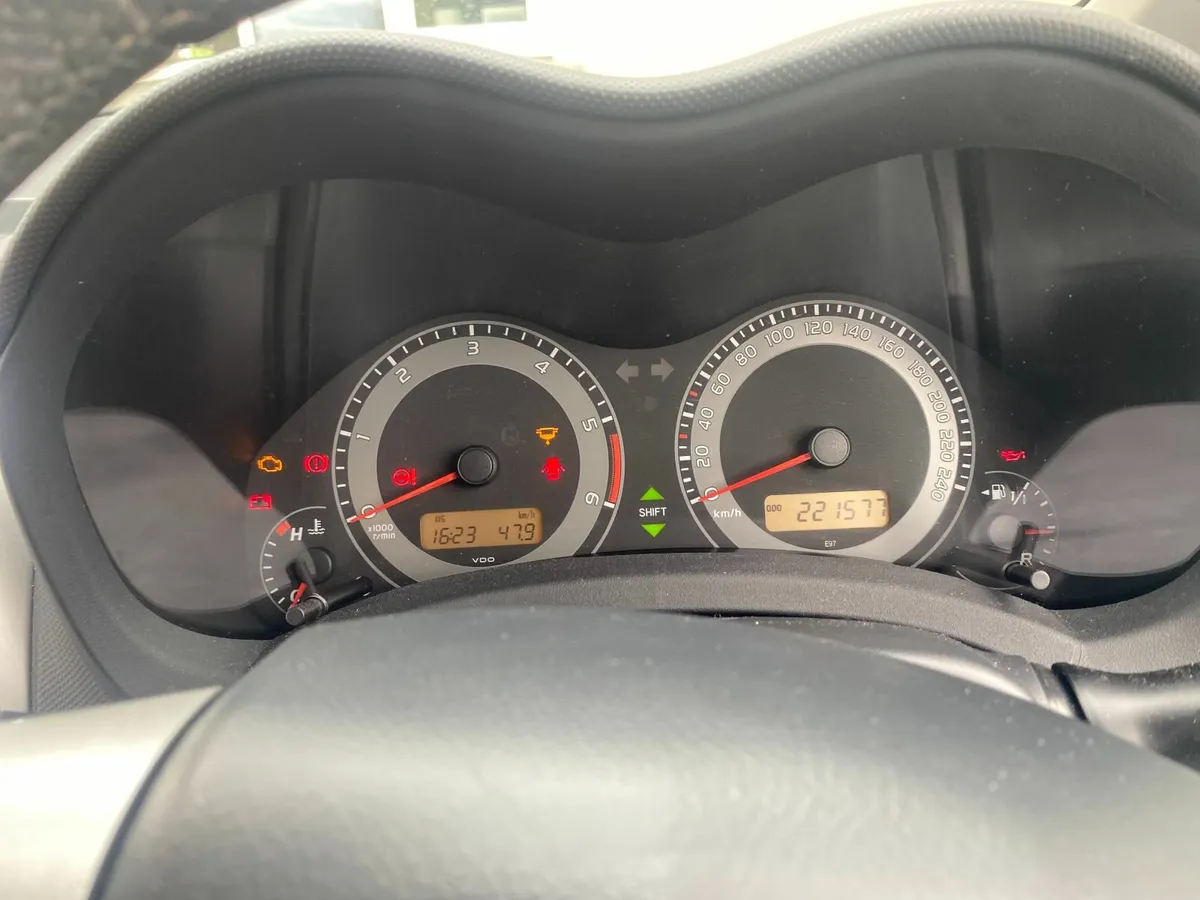 Toyota Auris 2012 - Image 4