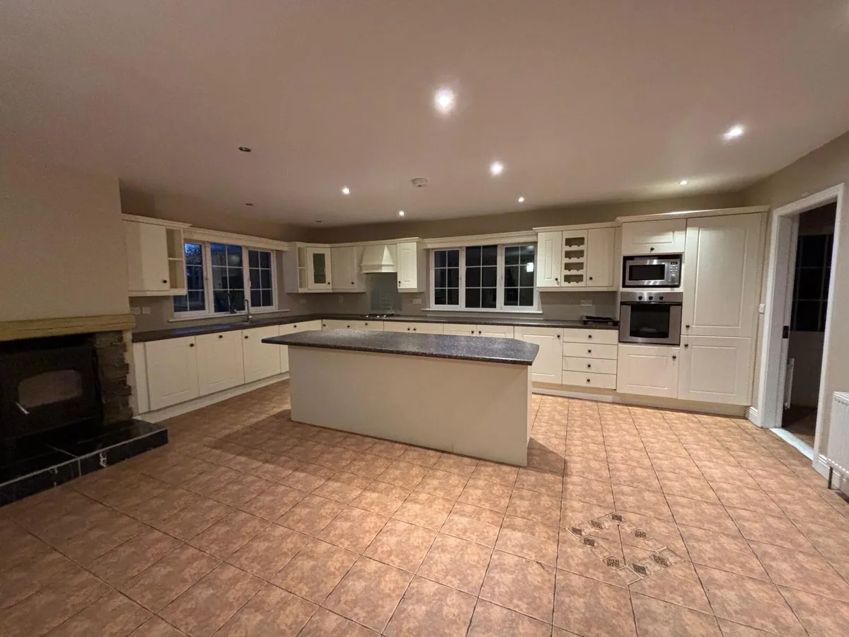 Kitchen - Image 2