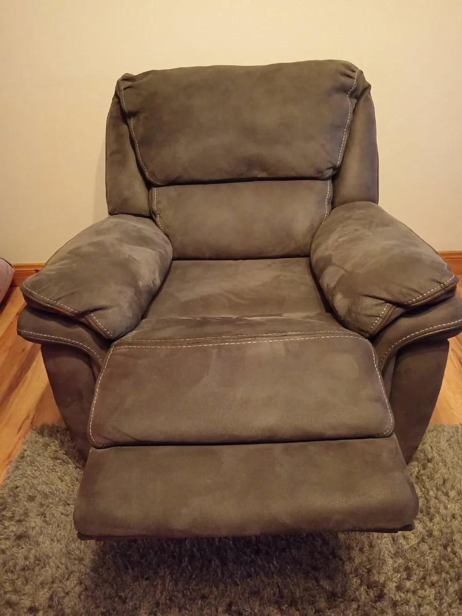 Sofa: 3 piece grey recliner suite - Image 4