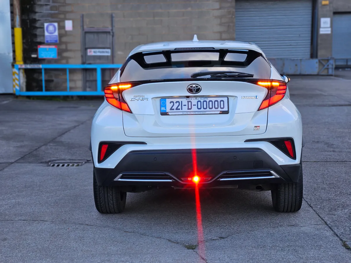 221 Toyota C-HR1.8  Hybrid SOL - Image 3