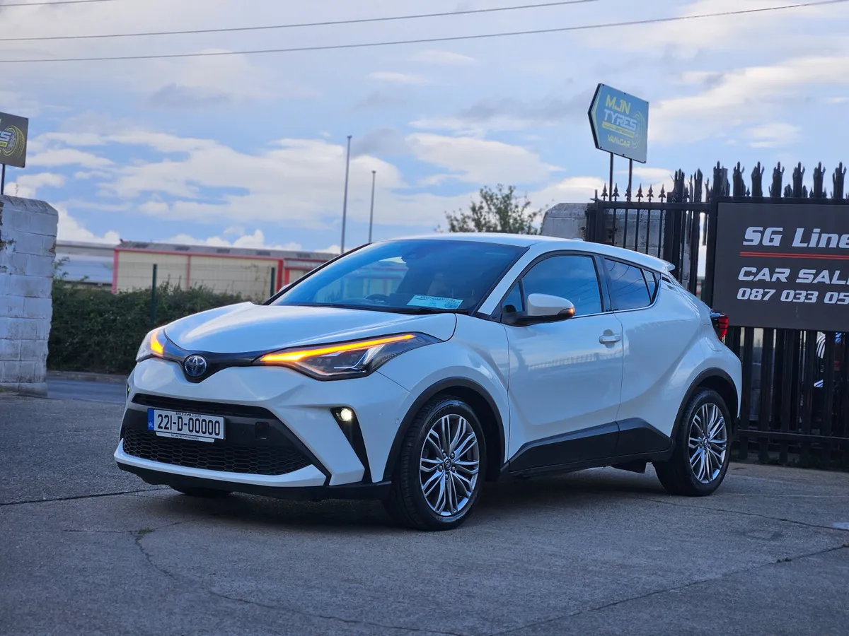 221 Toyota C-HR1.8  Hybrid SOL - Image 4