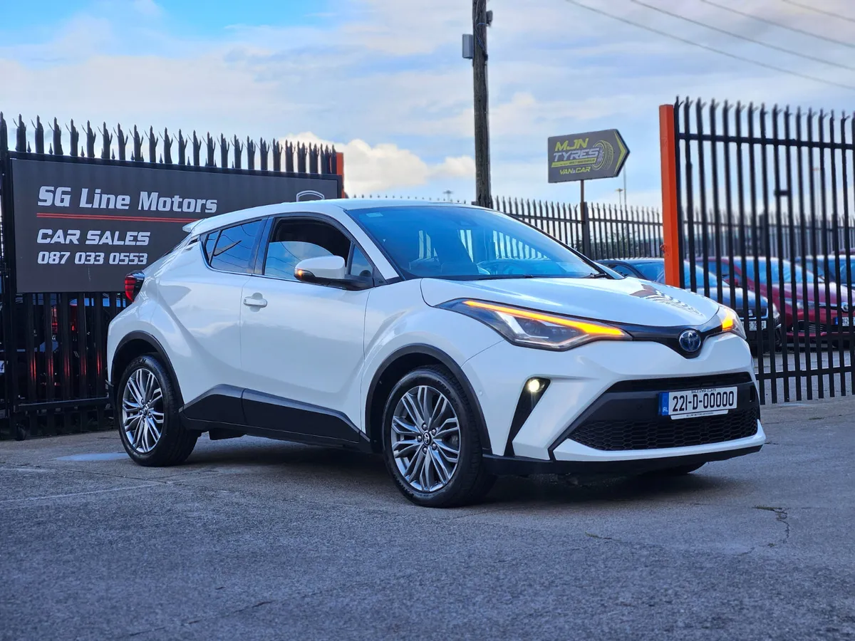 221 Toyota C-HR1.8  Hybrid SOL - Image 1