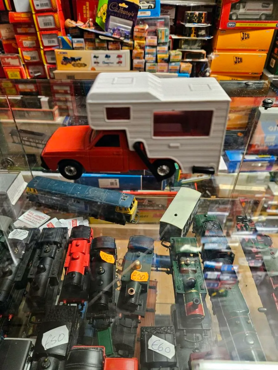 Matchbox Superkings Camper Van - Image 3