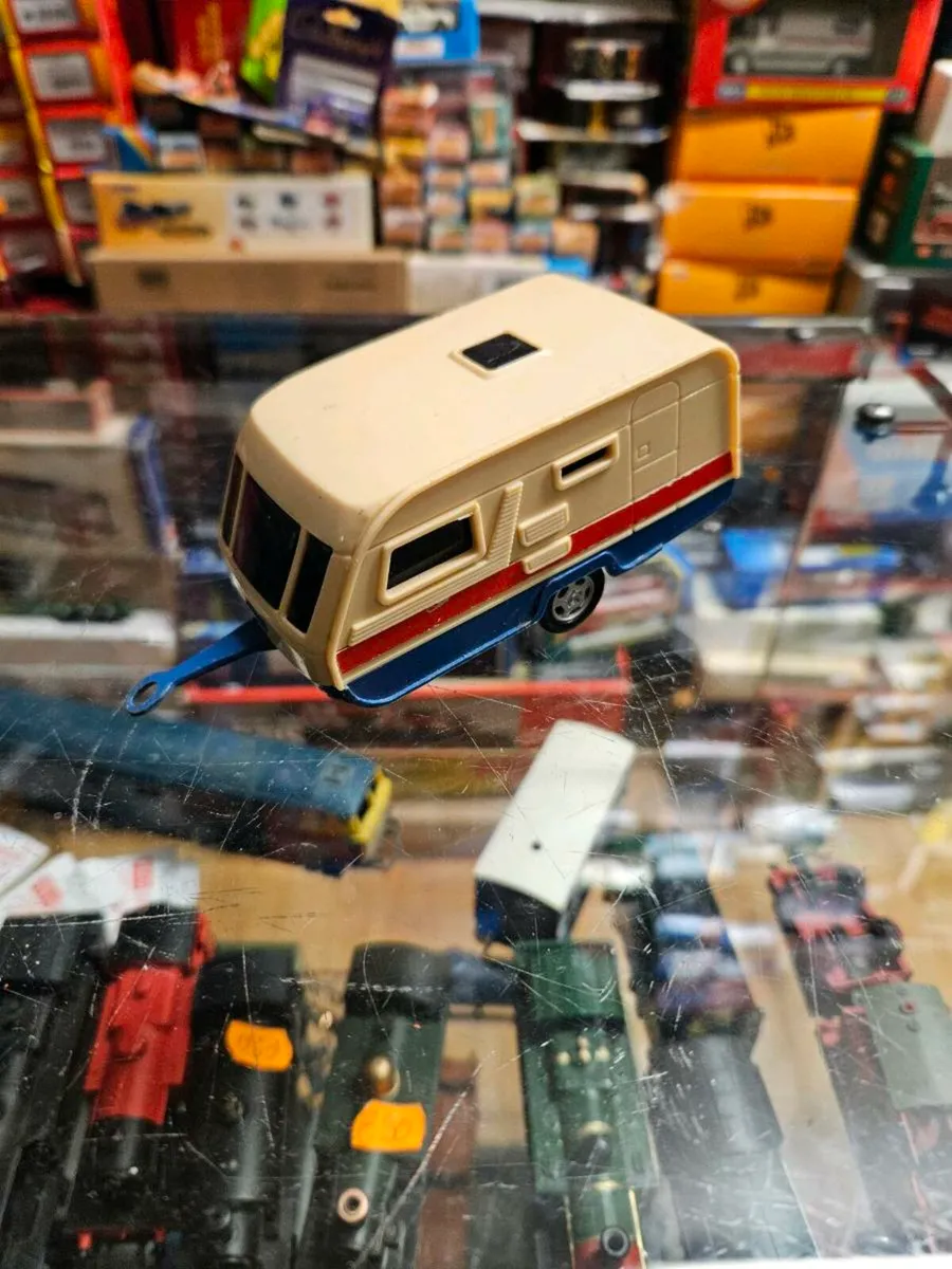 Matchbox Superkings Caravan - Image 1
