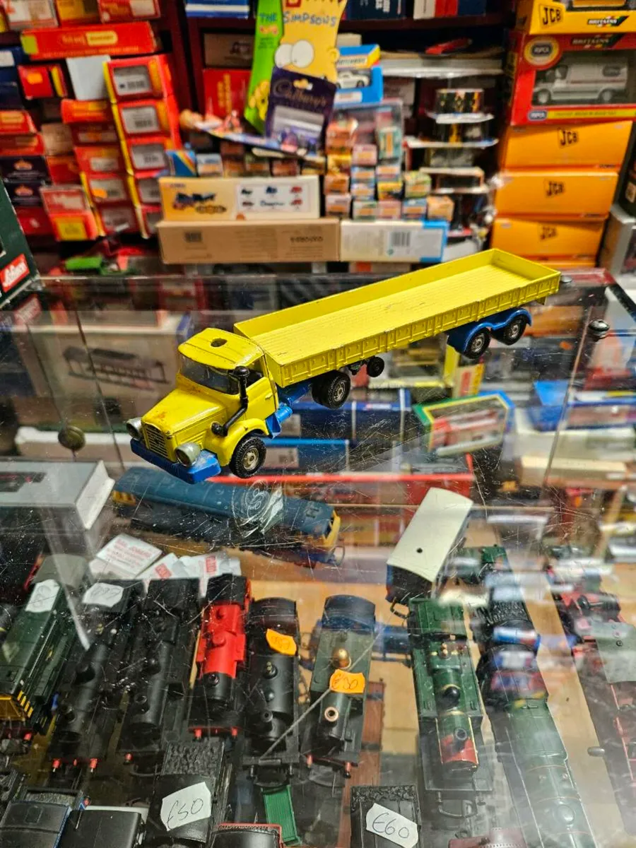 Corgi Truck and Trailer - Image 1