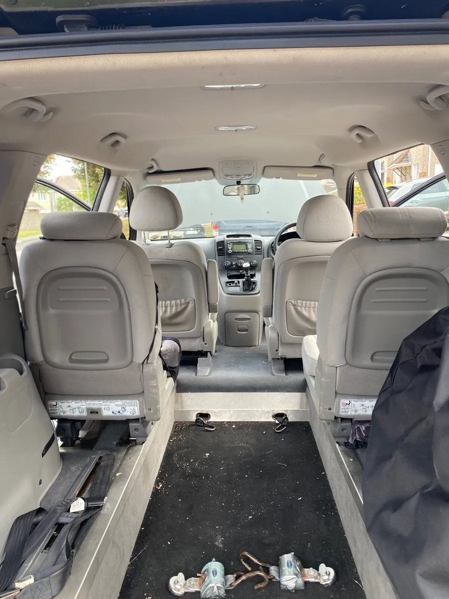 Kia SEDONA WHEELCHAIR converted CAR - Image 2