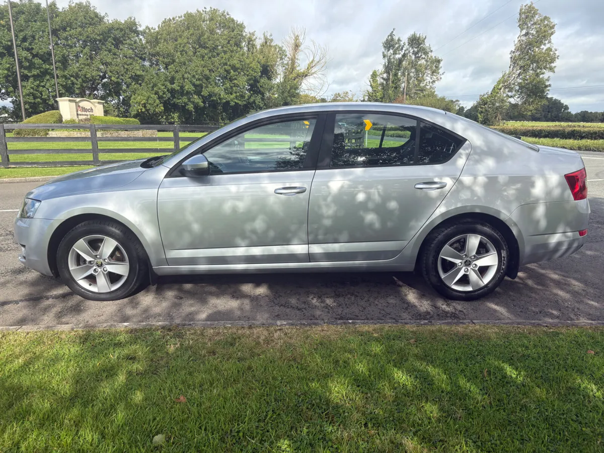 ONE OWNER LOW MILEAGE 1.2  PETROL - Image 4