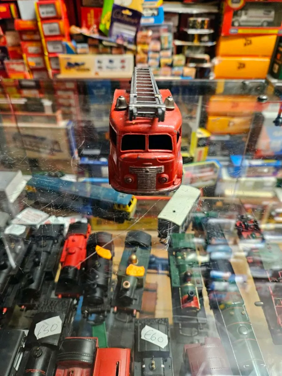 Dinky 1950's Fire Engine - Image 2