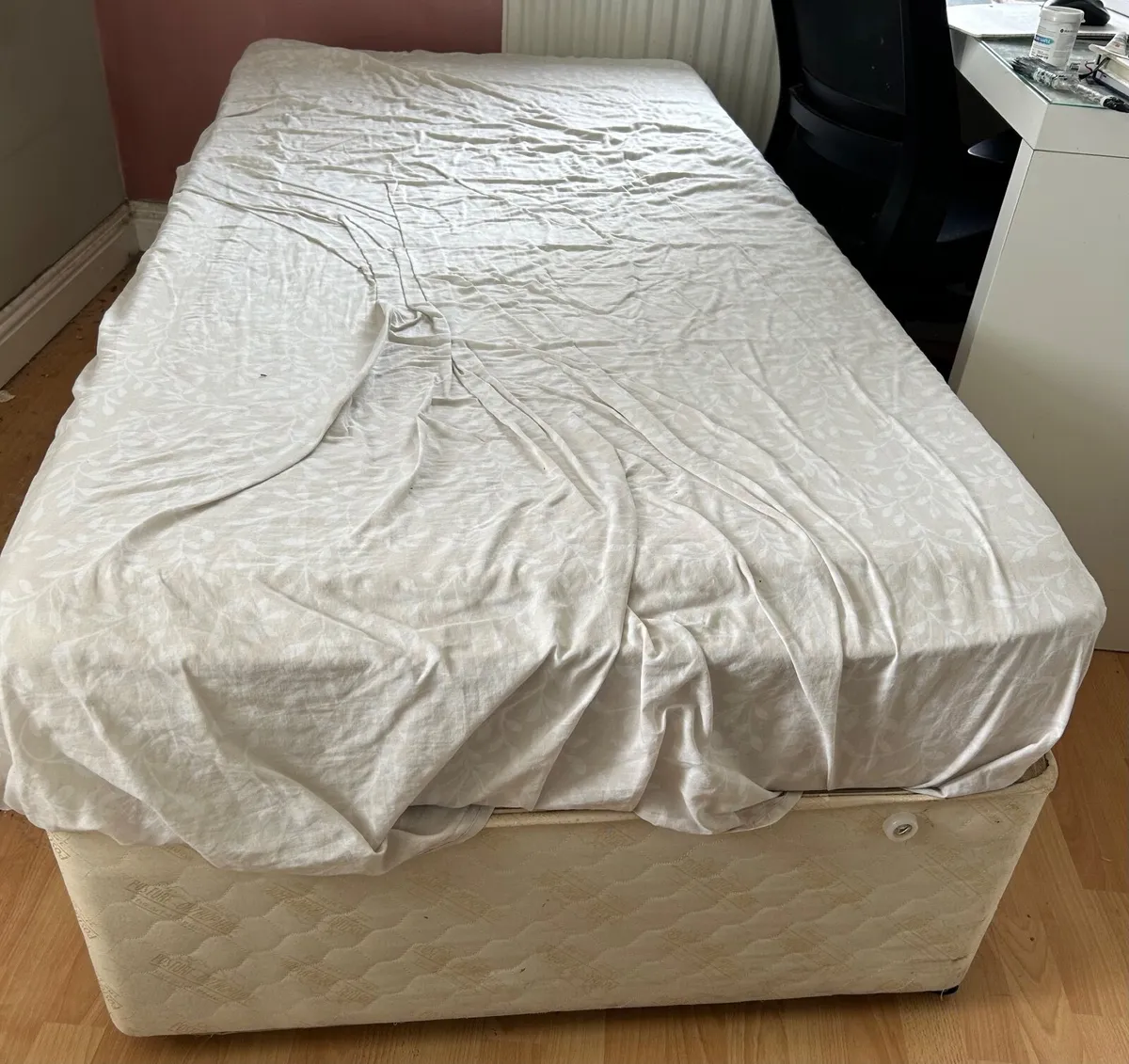 Single bed - Image 2