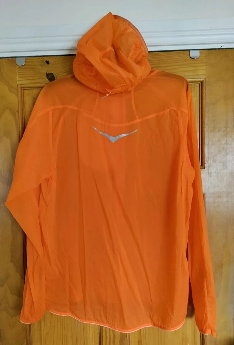 Hoka OneOne jacket L New - Image 2